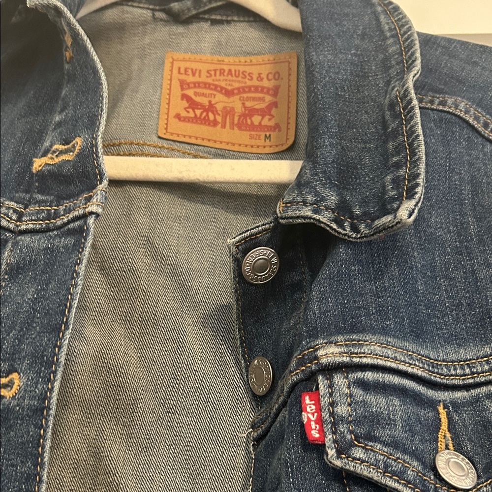 Levi's Women's Original Cotton Denim Trucker Jacket - Picture 5 of 5